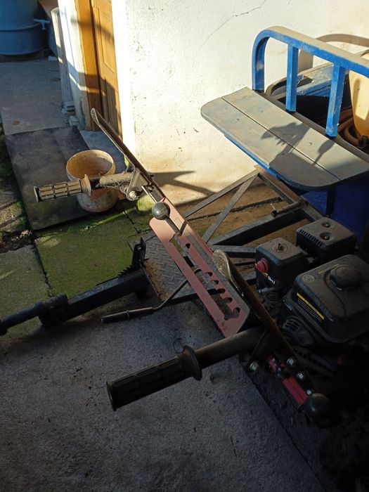 Vând motopompa și freza de zapada