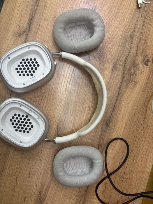 Air pods max gen 1