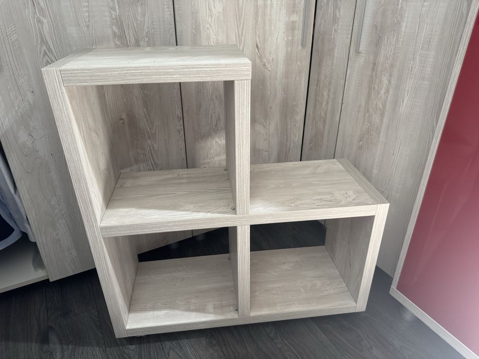 Corp de mobiler mobil, cu roti