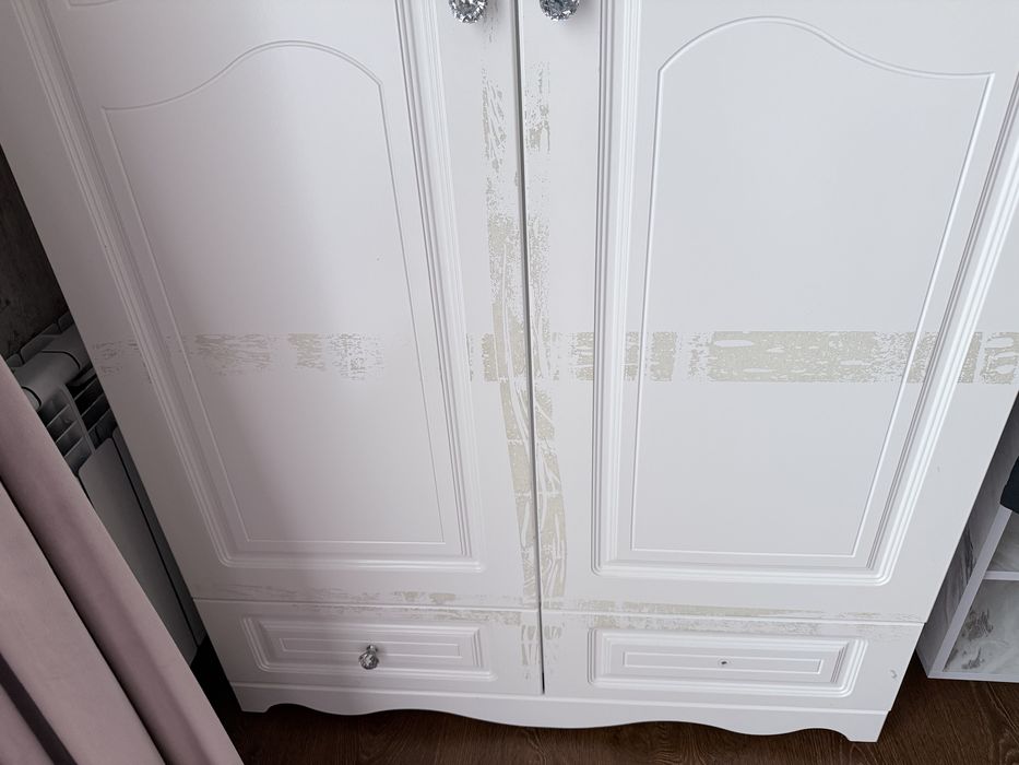 Срочно! Продам шкаф и комод. Кто заберет сегодня отдам все за 100$