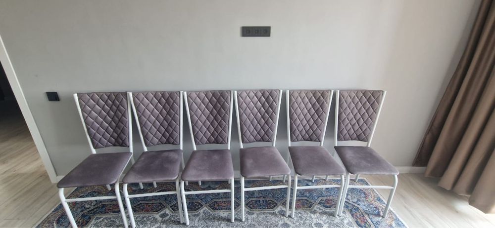 Стол и сулья в комплекте