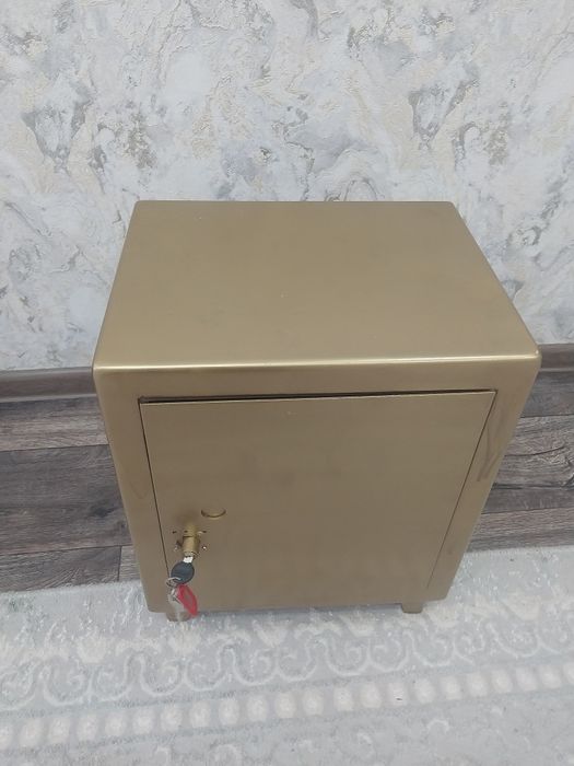 Продам сейф железный