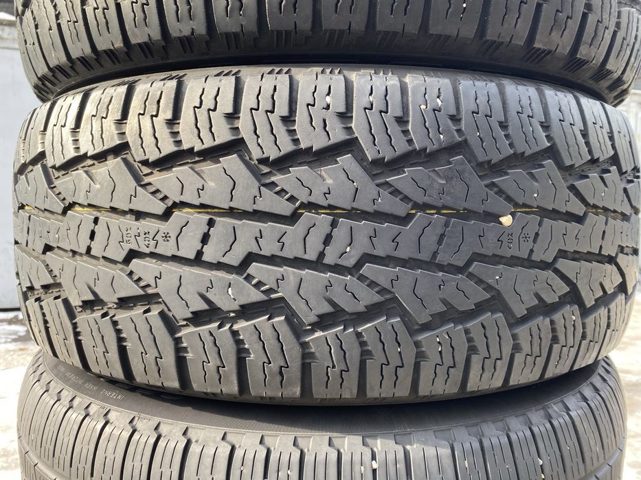 255/60/18 пара бу нокиан