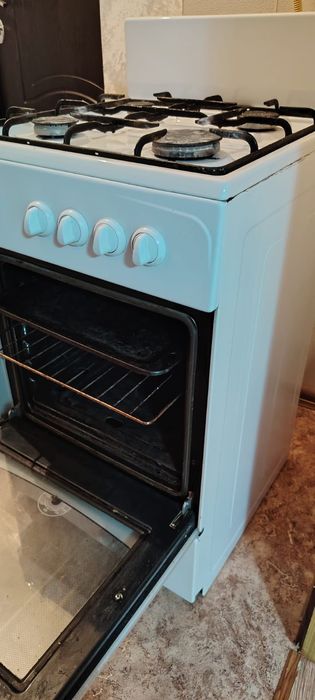 Продам газ плиту Greta