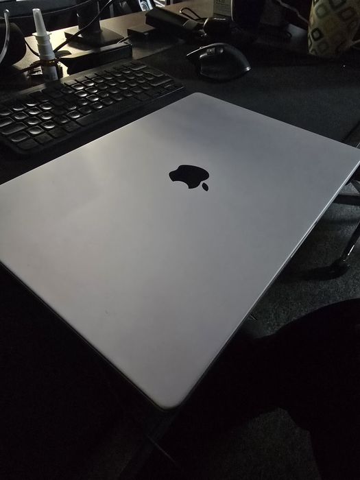 Macbook pro 16 m4 pro 24/512 silver