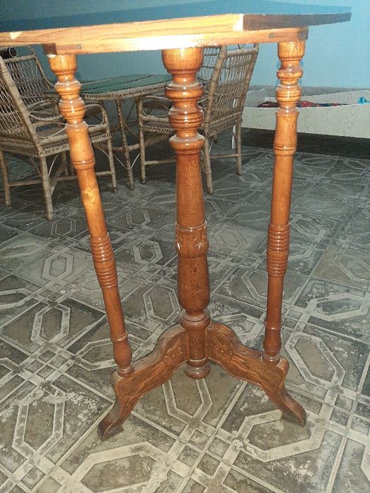 Xolati yaxshi yog'ochdan ishlangan pastavka