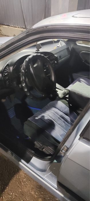 Машина  BMW 325i Срочно