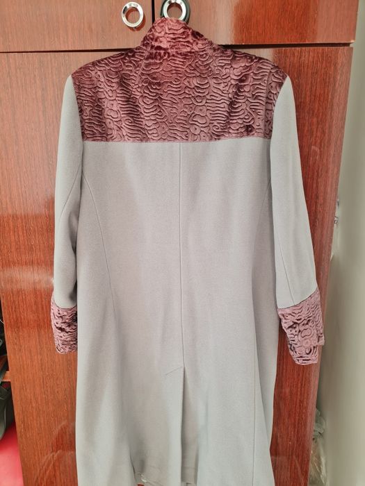 Продается женское пальто