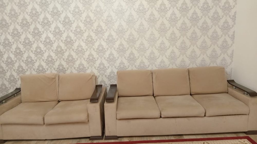 Диван сатылады екеуі