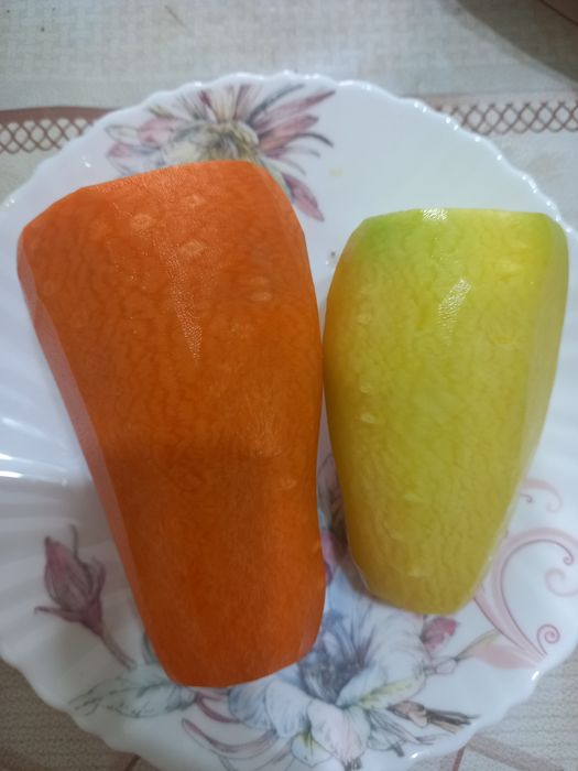 Тугралган сабзи ва тозаланган