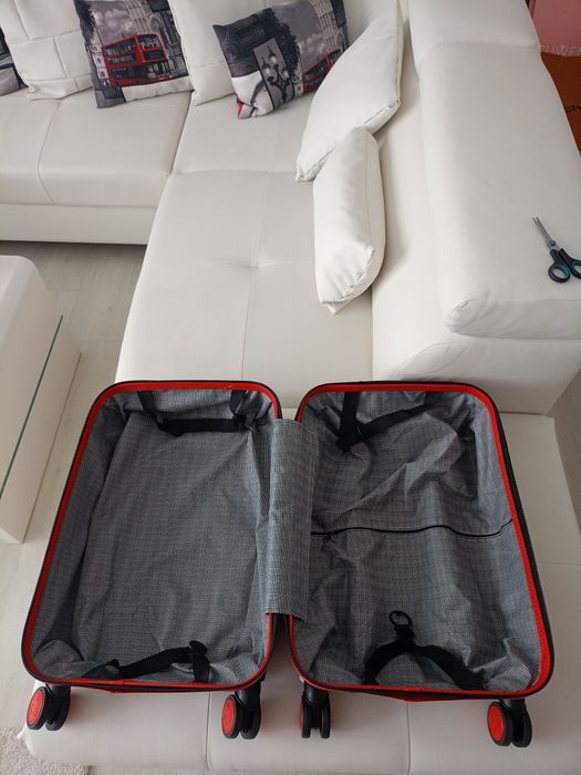 Vând troler 57 cm...puțin folosit,urme de folosire, produs de calitate