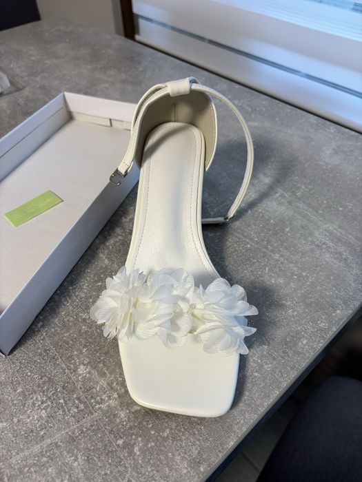 Дамски обувки на ток