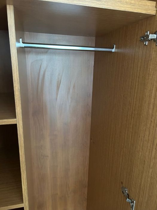 Модулна кухня с аспиратор и хладилник