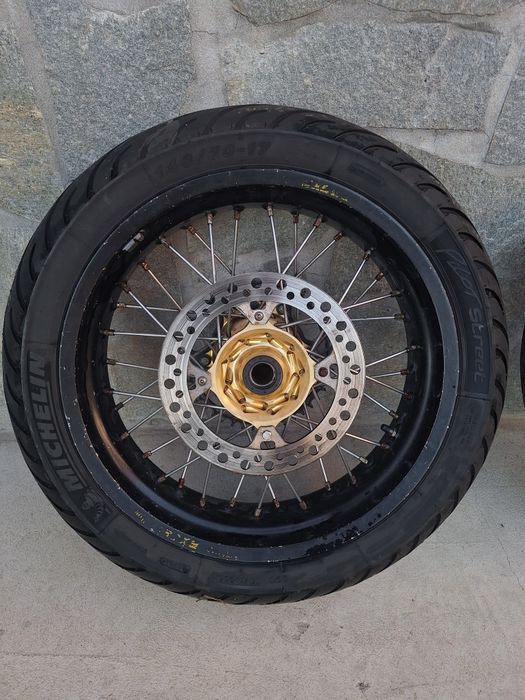 Vând set roți supermoto Takasago Excel
