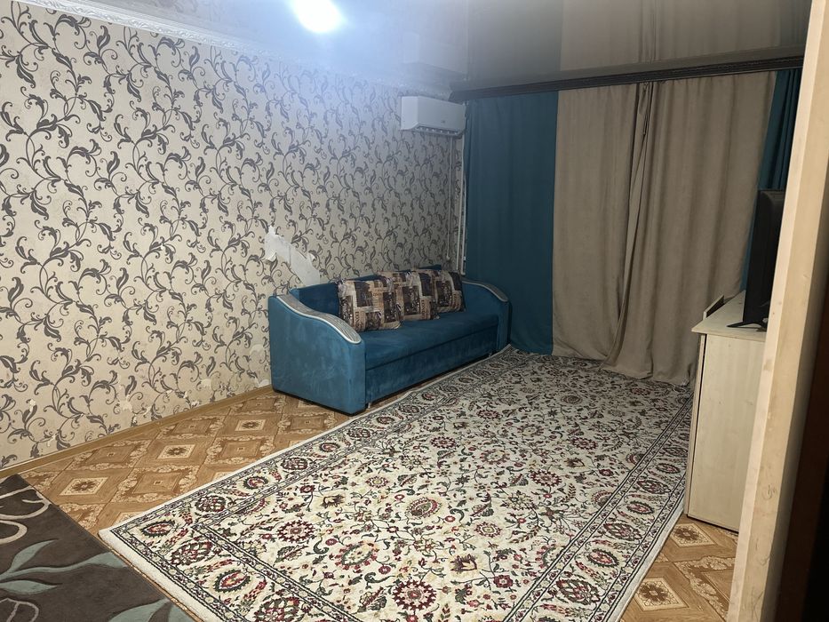Продам 2 комнатную  квартиру 67м2 , 12 мкрн