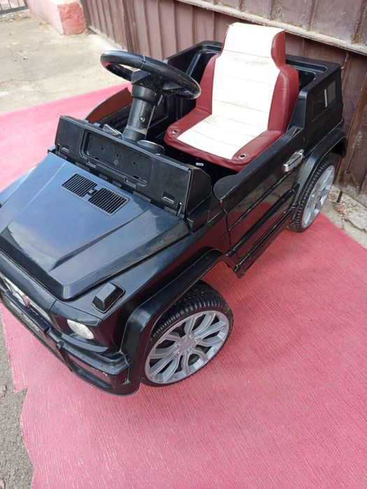 Детский Мерседес машина .