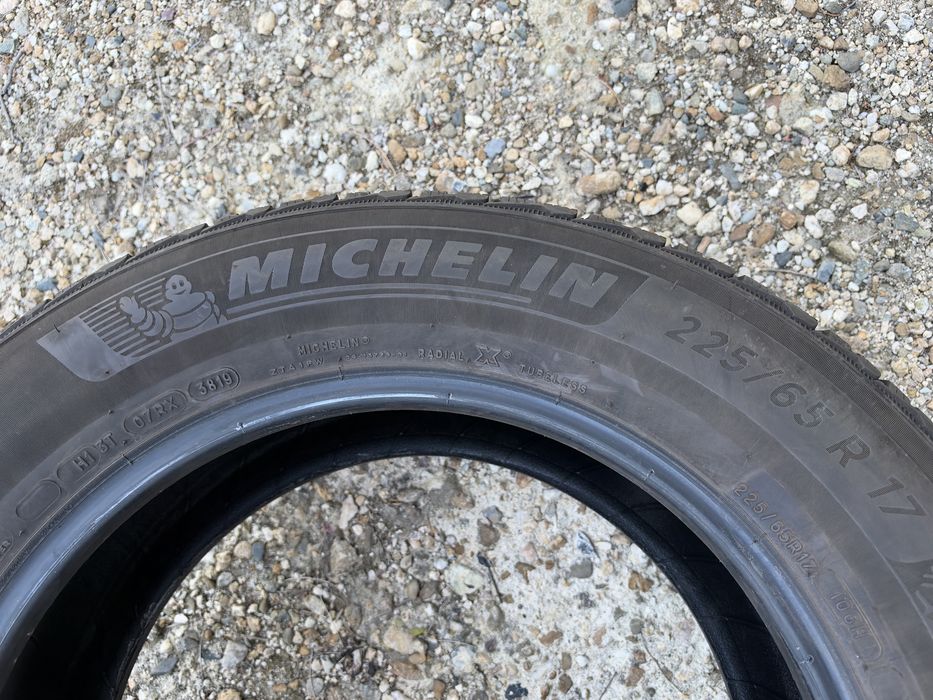 4бр. ОТЛИЧНИ Зимни Гуми С Борд 225/65R/17 -MICHELIN- DOT:3819- 7.4мм.+6.4мм.