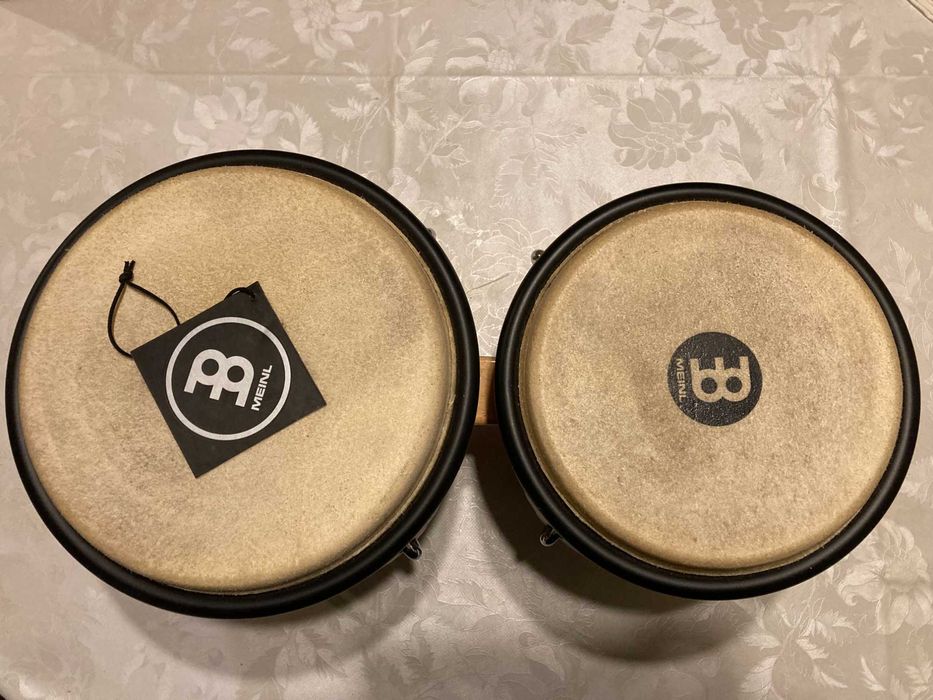 Продавам оригинални дървени бонгоси Мейнл