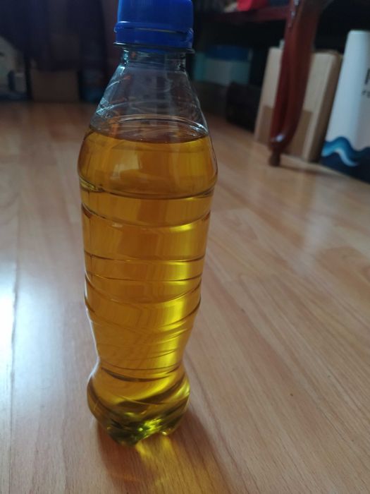 Vând ulei de rechin și de pisica de mare. Preț 100 lei 1/2kg.