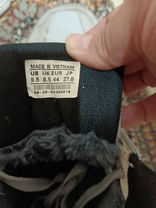 Продам мужские кроссовки зимние.
