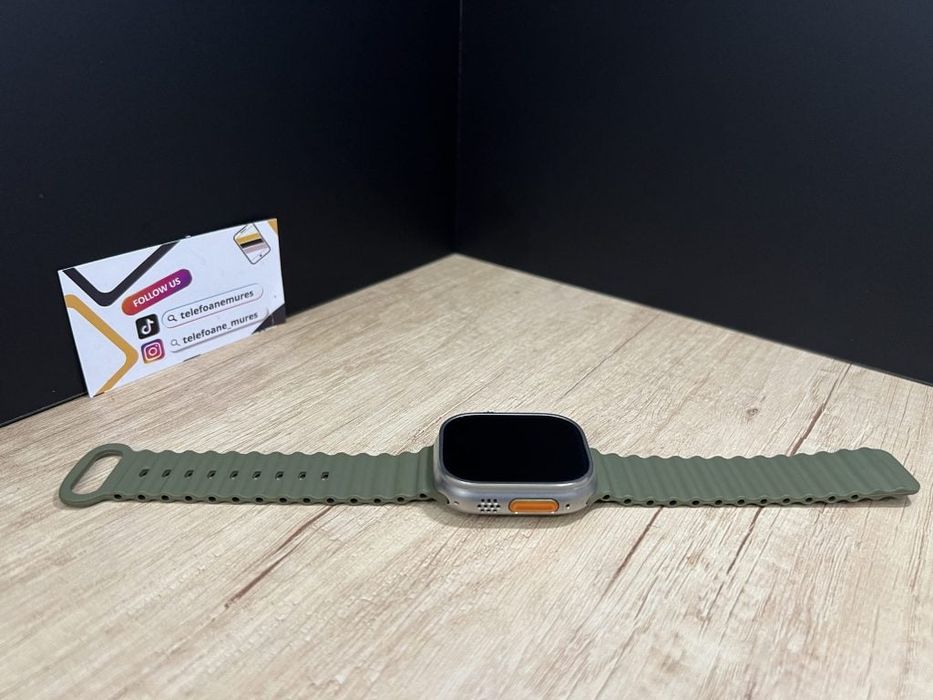 Apple Watch Ultra 2 Natural Titanium Green Band Second-Hand 2 ani gara