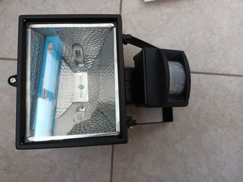 Proiector T&G de 500W (2 bucati) (pret pentru toate)