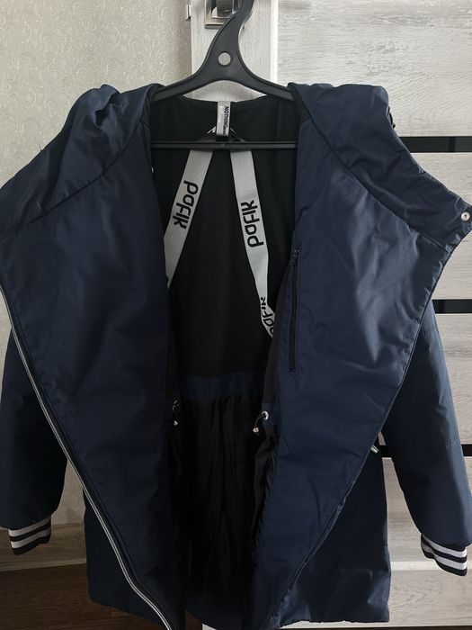 Продаю куртку весна-осень девочка