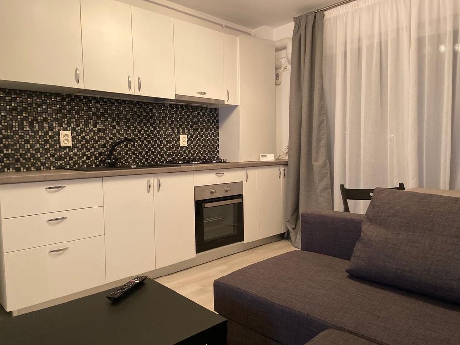 Închiriez apartament