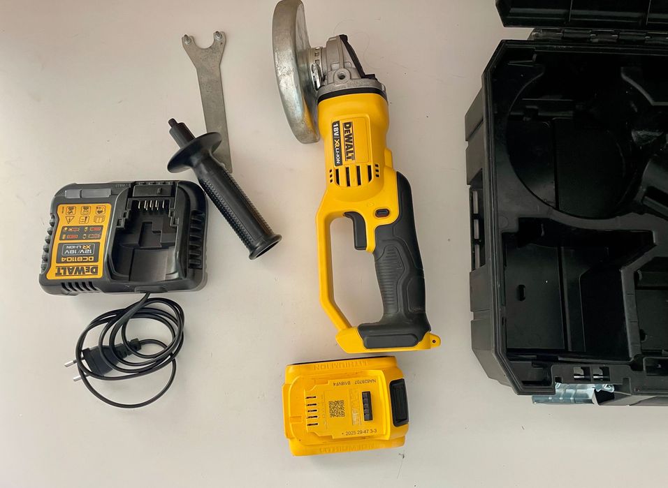 Dewalt DCG412 polizor unghiular cu acumulator 5Ah fabricație 2025
