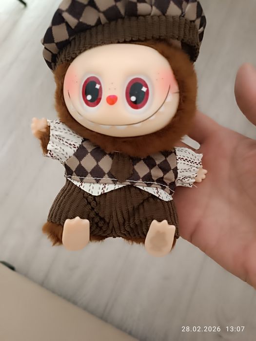 Лабубу стильный  персонажс брелком