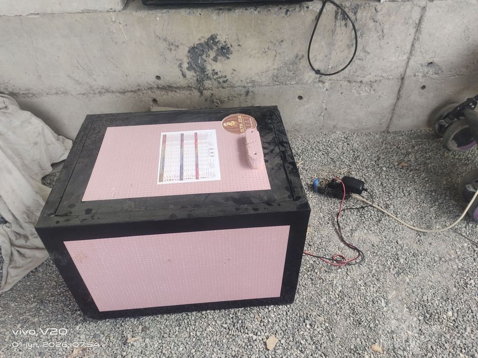 Inkubator 90 talik. Pol avtomat