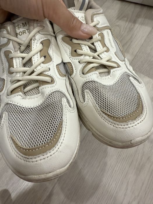 Кроссовки для девочки