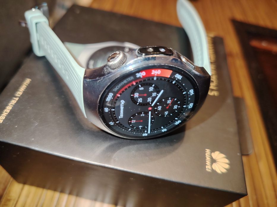 Huwwei watch 5  като нов !