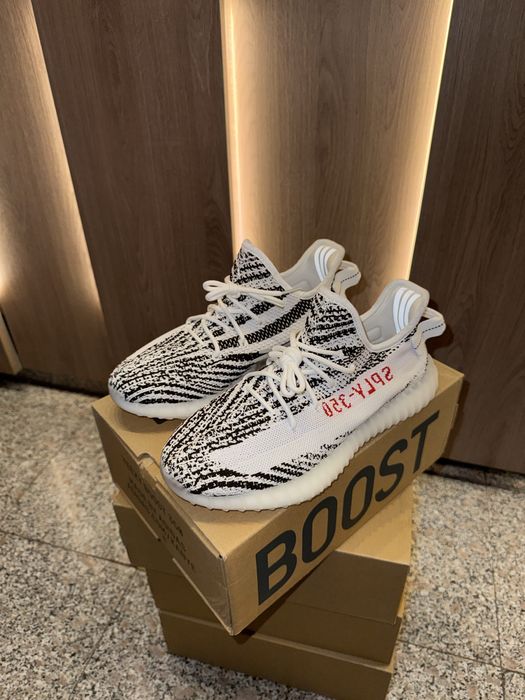 Yeezy 350v2 Zebra
