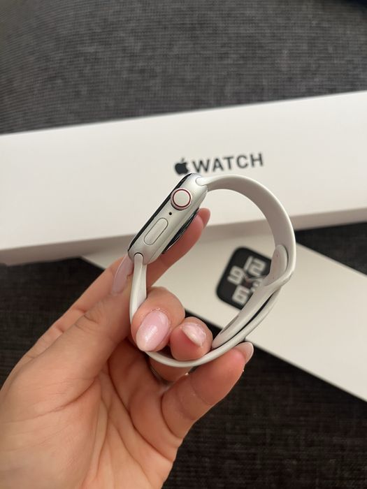 Apple watch SE- много добро състояние
