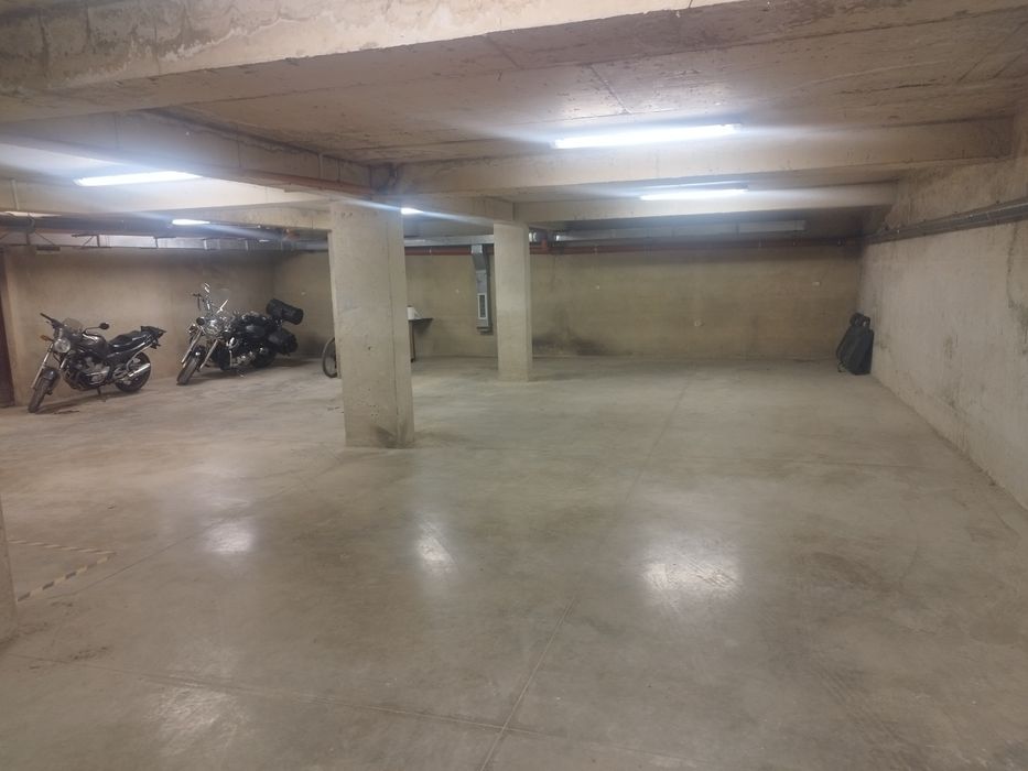 Паркомясто Под Наем Гараж за Мотор Мотоциклет парко място Левски