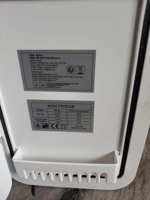 Mini frigider cu usa oglinda si lumini led reglabile 3 moduri 8 l  pentru îngrijirea cosmeticelor dim 33 x 26 x 20 cm nou pret 200 de lei