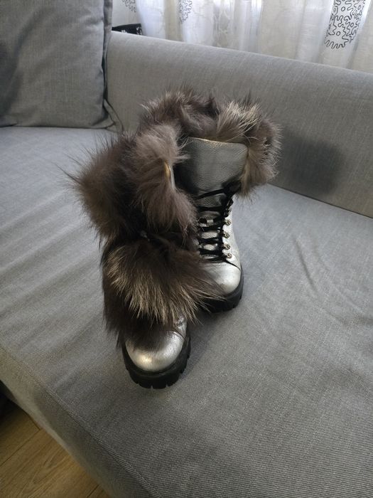 Продавам Дамски боти естествена кожа и косъм