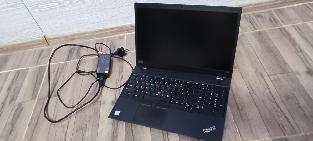 Lenovo thinkpad T590