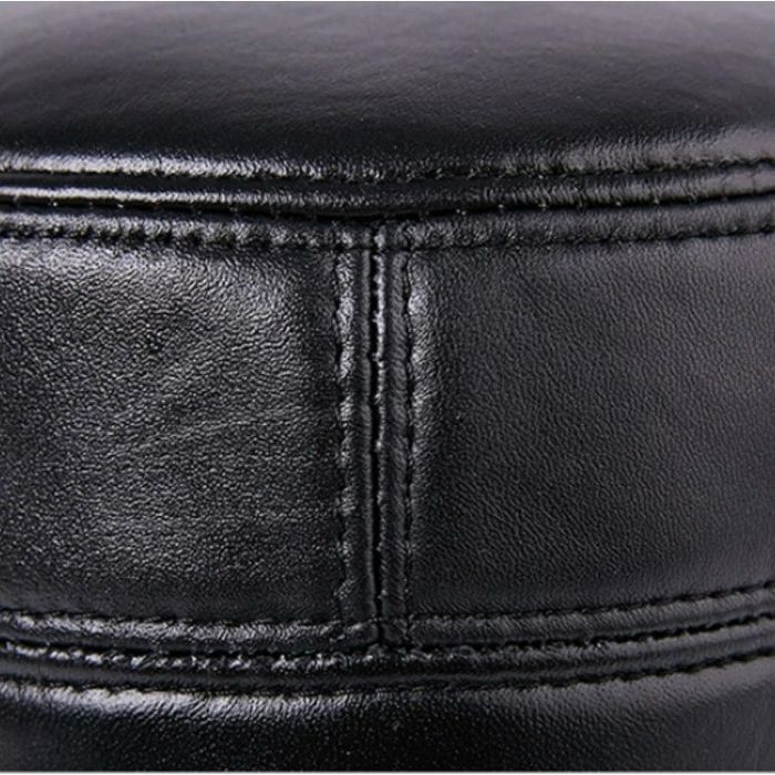 Кепка из натуральной кожи с начесом