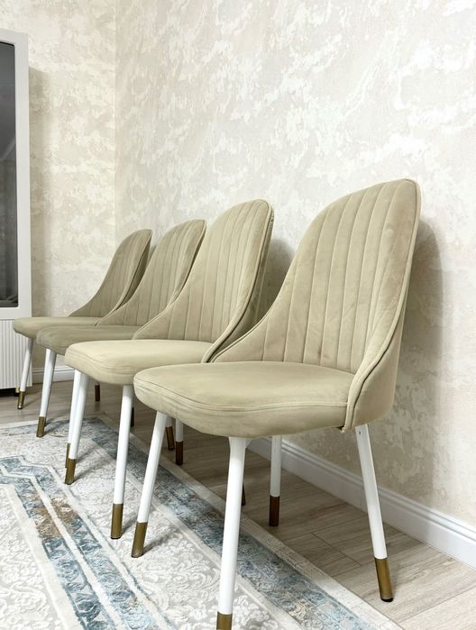 Продам четыре стула