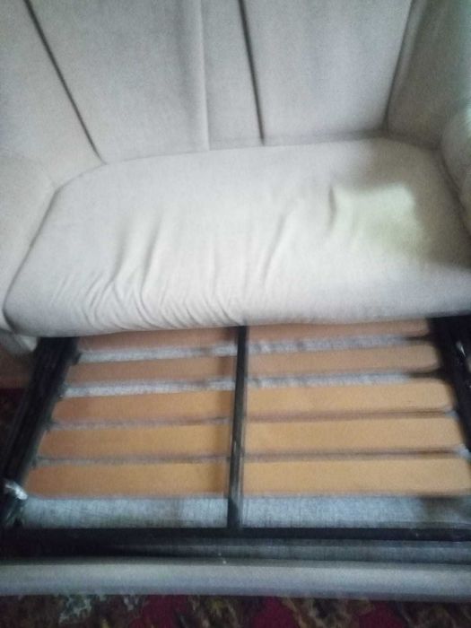 Отдам диван в дар