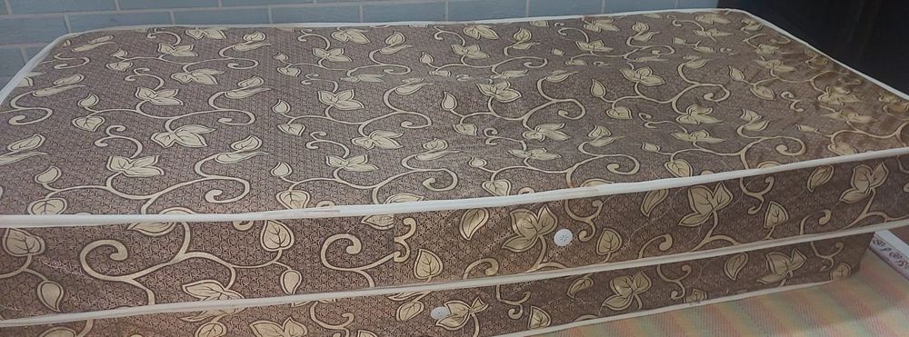 Матрасы б/у для кровати