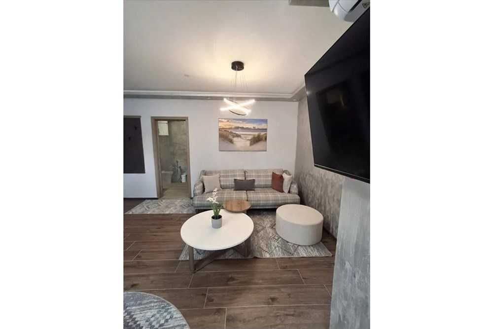 Луксозен апартамент под наем в центъра на Варна