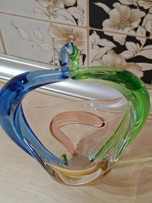 Ваза из Чешского стекла. НОВАЯ.