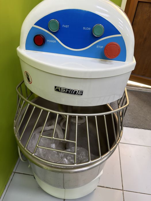 Продам тестомес Ashine DH20А