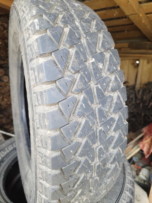 Vînd doua cauciucuri offrod,225/75/16.
