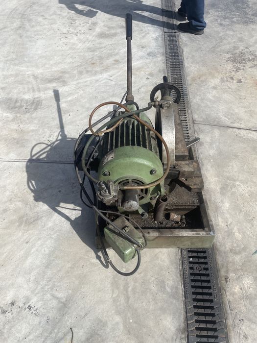 Mașina fierăstrău de tăiat metale profesionala