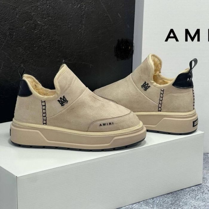 Ugg-uri diferite modele