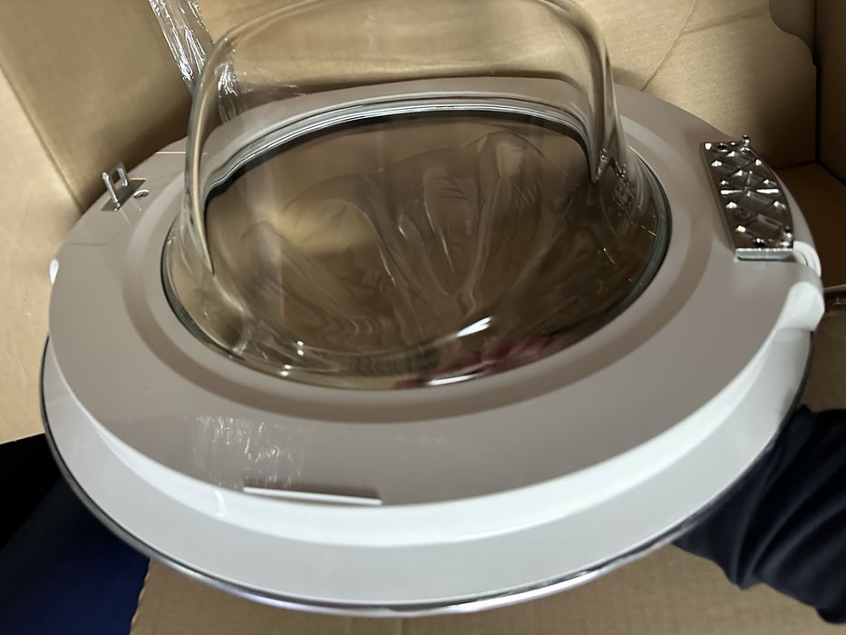Продавам люк За пералня Miele